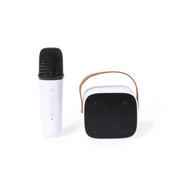 Original pack de karaoke con altavoz y micrófono. Su compacto tamaño y la facilidad de la conexión Bluetooth lo convierte en un ideal accesorio para para disfrutar en cualquier lugar y momento. Incluye:Altavoz con práctica asa de transporte en PU. 5W de potencia y batería de 1200 mAh de larga duración.Micrófono con diseño ergonómico a juego para disfrutar de las mejores canciones.Presentado en caja de diseño Kraft. Disponible manual de instrucciones en español e inglés.