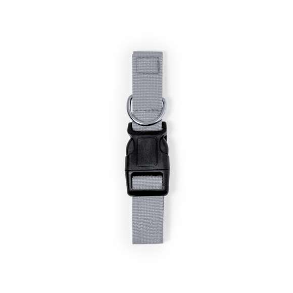 Collar para mascotas en resistente y suave poliéster de vivos colores. Con cinta ajustable, cierre de clic y accesorio metálico para cinta de paseo.