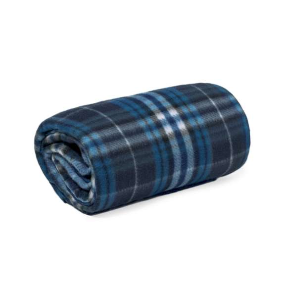 Manta fabricada en cálido poliéster RPET de 200g/m2. Medidas 120x150cm, con patrón tartán bicolor de suave tacto. Disponible en variada gama de colores. De fácil plegado y de tamaño compacto, incluye bolsa de transporte y autocierre, con logotipo RPET en etiqueta.El material RPET se elabora a partir de plástico reciclado, para así fomentar la reutilización de residuos plásticos y ayudar a la sostenibilidad del planeta.