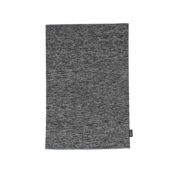 Braga multiposición de alta calidad fabricada en cálido poliéster RPET. Disponible en variados colores jaspeados, con refuerzo en todo el perímetro y etiqueta RPET.El material RPET se elabora a partir de plástico reciclado, para así fomentar la reutilización de residuos plásticos y ayudar a la sostenibilidad del planeta.
