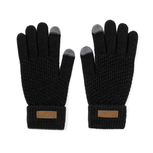 Práctico par de guantes para dispositivos con pantalla táctil. De cálido y suave acabado poliéster RPET. Función táctil en dedos índice y pulgar. Talla única adulto, con logotipo RPET en etiqueta exterior.El material RPET se elabora a partir de plástico reciclado, para así fomentar la reutilización de residuos plásticos y ayudar a la sostenibilidad del planeta.