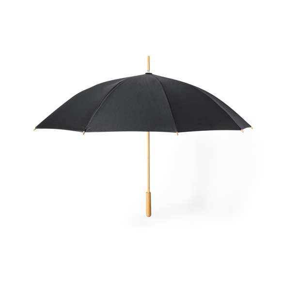 Paraguas de 140cm de diámetro en material pongee 190T RPET. Apertura manual y varillas de fibra de vidrio antiviento, de elegante color negro con cierre de velcro. Mango recto hecho en bambú y etiqueta distintiva RPET.El material RPET se elabora a partir de plástico reciclado, para así fomentar la reutilización de residuos plásticos y ayudar a la sostenibilidad del planeta.
