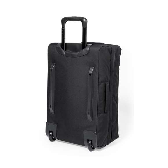 Trolley fabricado en resistente 600D RPET. Compartimento principal con cierre de cremallera de doble tirador conforme a los estándares TSA -Administración de la Seguridad en el Transporte-, que permite a las autoridades de aduanas inspeccionar el contenido del equipaje sin tener que forzar o romper el cierre, usando una llave especial a disposición de la autoridad.Interior forrado además de organizador en la zona central. Exterior con bolsillo frontal con cierre de cremallera invisible y 2 asas acolchadas de transporte. Mecanismo extensible metálico en negro, con cómoda asa de transporte y 2 ruedas. Logotipo RPET en etiqueta exterior.El material RPET se elabora a partir de plástico reciclado, para así fomentar la reutilización de residuos plásticos y ayudar a la sostenibilidad del planeta.
