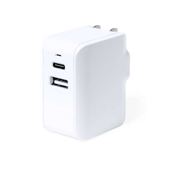 Completo adaptador de enchufes, de diseño compacto y portable. Con salidas USB y Tipo C, especialmente indicado para viajes y con adaptadores multi región para USA, Europa, Asia, Reino Unido y Australia. Indicador LED de encendido y presentado individualmente en caja de diseño kraft.