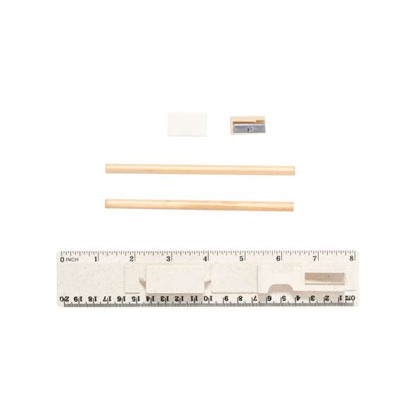 Set de 5 piezas fabricado en caña de trigo. Incluye 2 lápices de madera con mina negra y cuerpo cilíndrico blanco; goma y sacapuntas. Presentado en estuche/regla de 20 cm/8 pulgadas, con compartimentos para los distintos elementos del set. Presentado individualmente en una bolsa de papel blanca. La caña de trigo fomenta la utilización de materias primas naturales, reduciendo así las emisiones contaminantes.