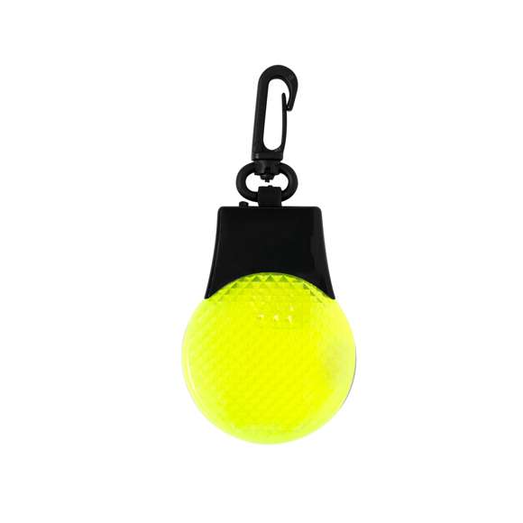 Luz de seguridad de alta visibilidad. Dispone de 3 luces LEDs, con posición de iluminación fija -dos niveles de intensidad-, e intermitente. Con mosquetón giratorio y disponible en colores vivos. Alimentada por pila de botón (incluida) y presentada individualmente en caja de diseño kraft.