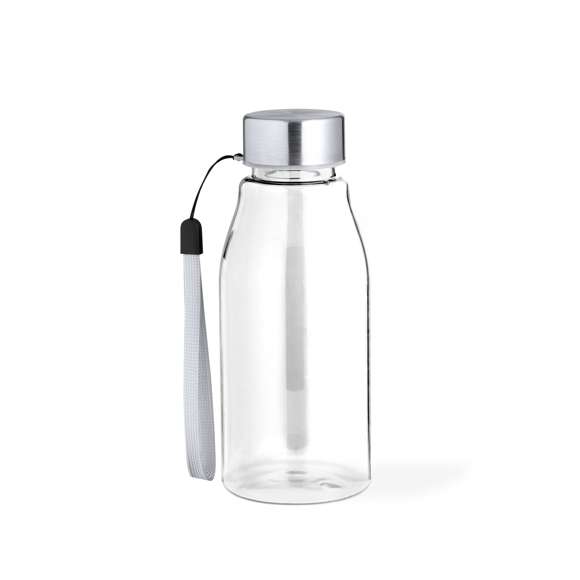 Bidón fabricado en RPET de 350 ml de capacidad, libre de BPA. Tapón a rosca en acero inox, con cordón de transporte. Disponible en variada gama de colores. Presentado en una bolsa de papel reciclado.Elaborado a partir de plástico reciclado, para así fomentar la reutilización de residuos plásticos y ayudar a la sostenibilidad del planeta.