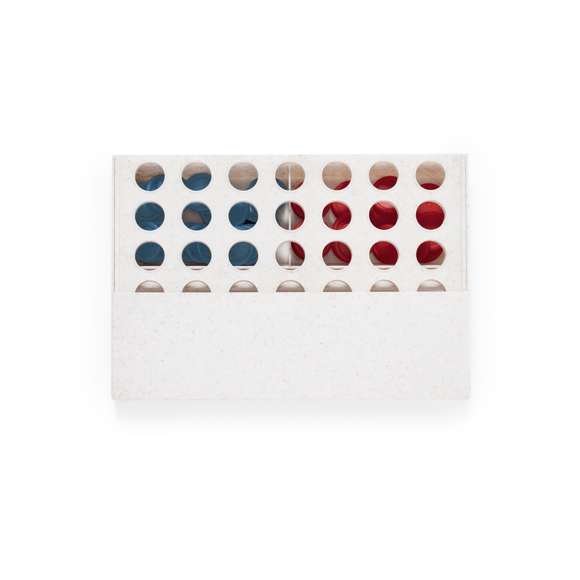 Divertido juego de mesa fabricado en caña de trigo. Compuesto por un tablero vertical y 42 piezas circulares (21 rojas y 21 azules). Emoción para todas las edades introduciendo las fichas por las ranuras para conseguir 4 fichas en 1 misma fila. Fácil de montar por su tablero móvil pudiendo desplegar o plegar. Presentado en caja de diseño kraft.
