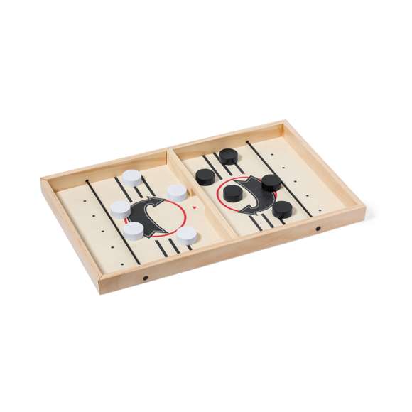 Divertido juego de mesa fabricado en madera e ideal para los más competitivos. El juego consiste en lanzar las fichas desde cada campo al capo contrario usando el elástico. Gana el que más fichas cuele por la ranura del oponente. Tablero con 5 fichas blancas y 5 negras, presentado en una caja individual de diseño kraft.