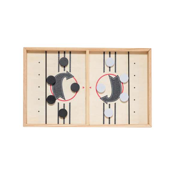 Divertido juego de mesa fabricado en madera e ideal para los más competitivos. El juego consiste en lanzar las fichas desde cada campo al capo contrario usando el elástico. Gana el que más fichas cuele por la ranura del oponente. Tablero con 5 fichas blancas y 5 negras, presentado en una caja individual de diseño kraft.