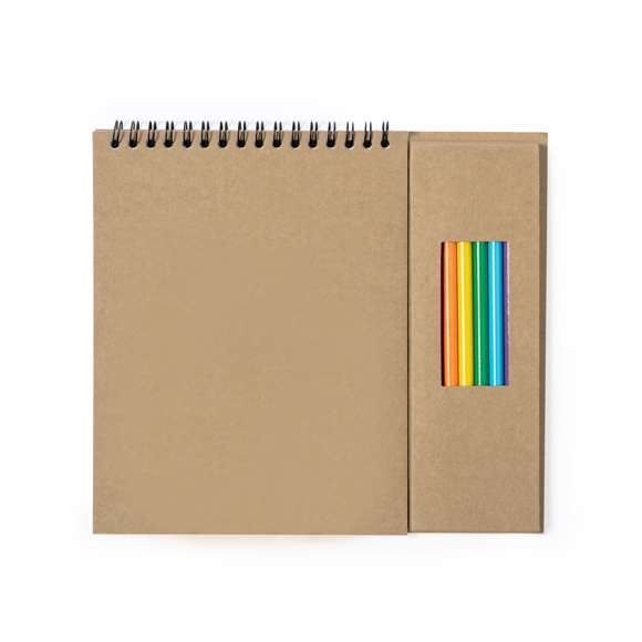 Fantástico set de lápices y bloc hecho en cartón reciclado. Contiene estuche con ventana de 8 lápices con cuerpo hexagonal de variados colores y un bloc de notas de anillas con 6 hojas de motivos naturales y 18 páginas en blanco.