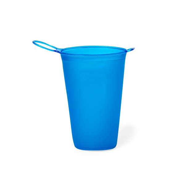 Vaso plegable de 230 ml, práctico y versátil. Su cuerpo flexible de acabado mate permite plegarlo para un almacenamiento cómodo y sencillo. Incluye un asa que facilita su enganche. Además, está libre de BPA.