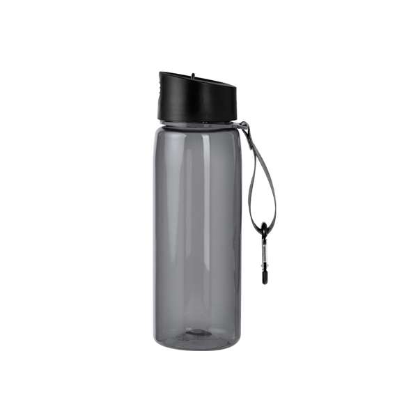 Bidón de 800 ml fabricado en resistente RPET y cuerpo de acabado transparente en variada gama de colores. Tapón negro de rosca, con dosificador y dosificador plegable. Con cinta de transporte a juego y mosquetón metálico para un cómodo transporte. Disponible en variada gama de colores.El material RPET se elabora a partir de plástico reciclado, para así fomentar la reutilización de residuos plásticos y ayudar a la sostenibilidad del planeta.