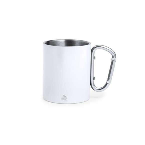 Taza doble pared en Acero Inox Reciclado de 300 ml. Con asa en forma de mosquetón para fácil transporte y cuerpo en variados colores mate. Presentada en caja de diseño kraft.El acero es uno de los materiales más demandados y que puede encontrarse casi en todas partes, desde productos de uso diario a grandes construcciones. Con innumerables propiedades, entre las que cabe destacar la durabilidad y su alto grado de reutilización, convirtiéndolo en una alternativa muy valorada en soluciones de sostenibilidad. Debidamente tratado, permite obtener nuevos recursos de infinita utilización.