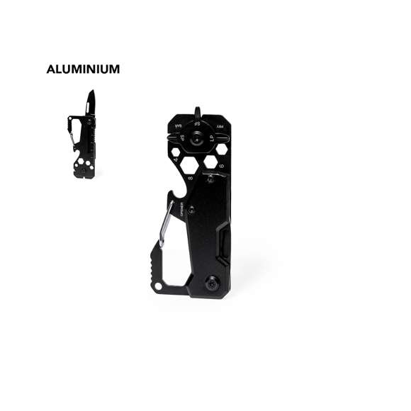 Excelente multiherramienta fabricada en aluminio y acero inox con acabado en color negro. Incluye 13 funciones diferentes: llave para tuercas hexagonales en varios tamaños, mosquetón, abrelatas, regla, rasqueta, cuchillo, destornilladores planos y philips. Presentada en caja de diseño kraft.