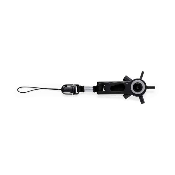 Eficaz multiherramienta con cabezal giratorio fabricada en acero inox y acabado en negro. Con 10 funciones: llaves allen, llave para tuercas hexagonales en varios tamaños, regla y un práctico accesorio de transporte con cierre de hebilla. Presentado en bolsa de papel reciclada de diseño kraft.