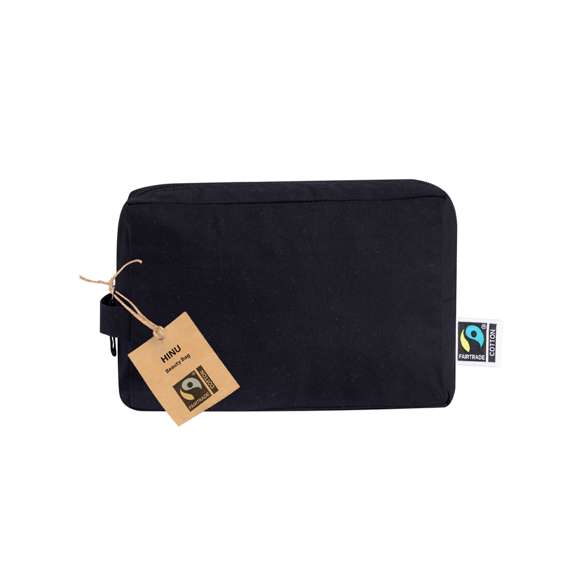 Neceser de línea nature, fabricado en algodón 100%. Compartimento principal con cierre de cremallera y tirador a juego, en elegante tono negro. Incluida etiqueta Fairtrade y etiqueta con logotipo en cartón reciclado.Con certificación Fairtrade (Comercio Justo), un sistema comercial solidario y alternativo al convencional que persigue el desarrollo de los pueblos y la lucha contra la pobreza.