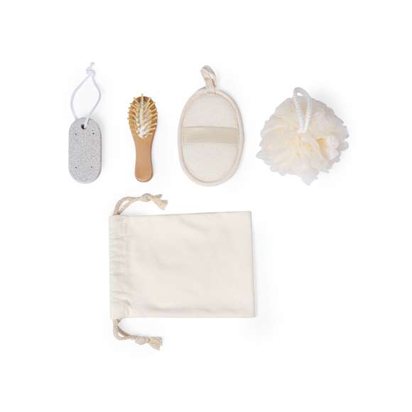 Completo set de baño con 4 accesorios. Practica bolsa de algodón de autocierre que incluye: cepillo para pelo fabricado en suave madera con cerdas a juego, suave esponja, esponja exfoliante adaptable a la palma de la mano y piedra pómez.