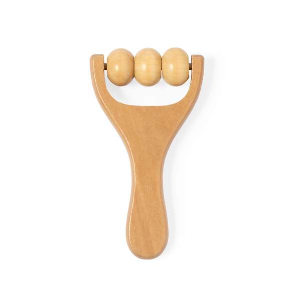 Masajeador elaborado en madera natural. Diseñado para proporcionar alivio y bienestar. Su empuñadura ergonómica garantiza un manejo cómodo, mientras que sus tres rodillos de madera ofrecen eficiencia y un masaje revitalizante, liberando la tensión muscular. Presentado individualmente en caja de diseño kraft.