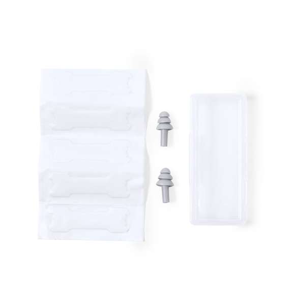 Set de tapones para oído y tiras nasales adhesivas. Práctico kit de descanso provisto de un par de tapones para oídos reutilizables hechos en suave silicona y 5 tiras nasales autoadhesivas, para un alivio inmediato. Presentado en una caja de plástico transparente.