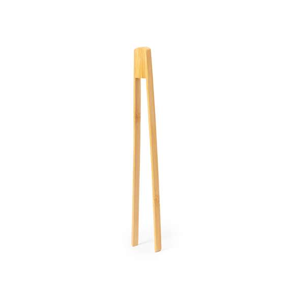 Pinzas de cocina fabricadas en flexible y suave bambú. Presentadas individualmente en bolsa de papel reciclado. Materiales como el bambú fomentan la utilización de materias primas naturales, reduciendo las emisiones contaminantes. Proviene de una planta de gran resistencia y versatilidad, con crecimiento y regeneración rápidos, siendo una excelente alternativa al uso de madera tradicional.