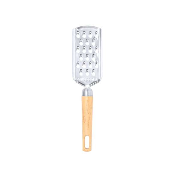 Rallador de mano fabricado en acero inox. Cuenta con un mango ergonómico fabricado en PP, con apertura que permite colgarlo cómodamente. Presentado en bolsa de papel reciclado.