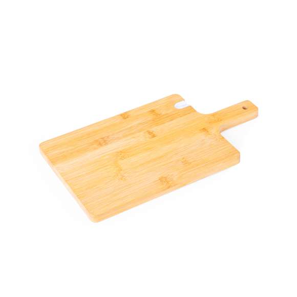 Tabla afilador fabricada en bambú de suave y resistente acabado. Con práctico afilador de cuchillo en el borde para obtener un corte siempre preciso y mango para un fácil manejo. Presentada individualmente en caja de diseño kraft. Materiales como el bambú fomentan la utilización de materias primas naturales, reduciendo las emisiones contaminantes. Proviene de una planta de gran resistencia y versatilidad, con crecimiento y regeneración rápidos, siendo una excelente alternativa al uso de madera tradicional.