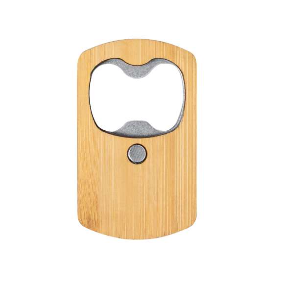 Abridor de botellas fabricado en bambú, con imán para poder adherirlo a cualquier superficie metálica. Presentado individualmente caja de diseño kraft. Materiales como el bambú fomentan la utilización de materias primas naturales, reduciendo las emisiones contaminantes. Proviene de una planta de gran resistencia y versatilidad, con crecimiento y regeneración rápidos, siendo una excelente alternativa al uso de madera tradicional.