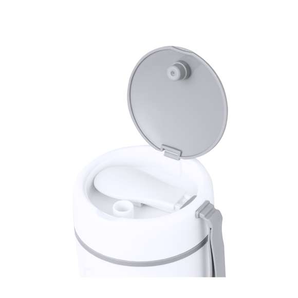 Fiambrera de doble pared, fabricada en acero inox y PP de 500 ml de capacidad. Cierre de seguridad con tapadera estanca de rosca, incluye cubierto plegable y asa de transporte. Presentada en atractiva caja individual de diseño.