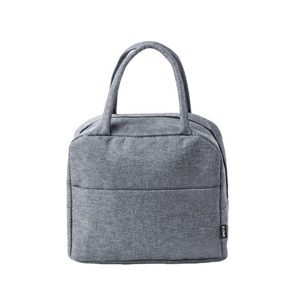 Nevera confeccionada en resistente poliéster 600D RPET. Compartimento principal con cierre de cremallera e interior en aluminio con base reforzada. Incluye bolsillo exterior y asas a conjunto, con logotipo RPET en etiqueta exterior.El material RPET se elabora a partir de plástico reciclado, para así fomentar la reutilización de residuos plásticos y ayudar a la sostenibilidad del planeta.