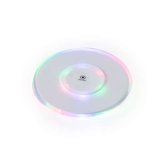 Original posavasos con 6 LEDs para iluminar las bebidas. Con botón en la base y 3 posiciones de iluminación (luz fija y luz intermitente rápida o lenta) . Se fija a la base de cualquier bebida con cinta autoadhesiva y está alimentado por dos pilas de botón (incluidas).