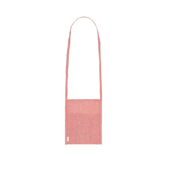 Práctico portatodo confeccionado en algodón 100% reciclado. Versátil bolsa con asa larga y bolsillo para llevar cómodamente copas, vasos o cualquier objeto cómodamente. Disponible en diversos colores y fabricado en suave algodón reciclado con etiqueta distintiva.
