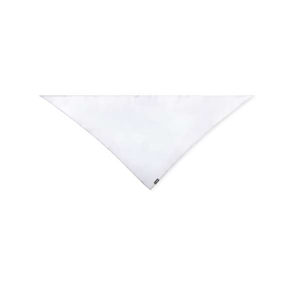 Pañoleta tamaño extra de diseño tirangular fabricada en 190T RPET. Con cuerpo en suave poliéster reciclado de vivos y variados colores. Etiqueta distintiva y pespuntes de refuerzo en los laterales. Color blanco especialmente diseñado para marcaje en sublimación.El material RPET se elabora a partir de plástico reciclado, para así fomentar la reutilización de residuos plásticos y ayudar a la sostenibilidad del planeta.