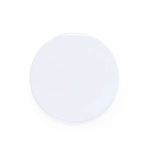 Excelente pin de color blanco de gran tamaño. Accesorio versátil para la estampación de multitud de diseños gracias a su base blanca, adaptable a cualquier tejido gracias a su imperdible situado en la parte posterior.