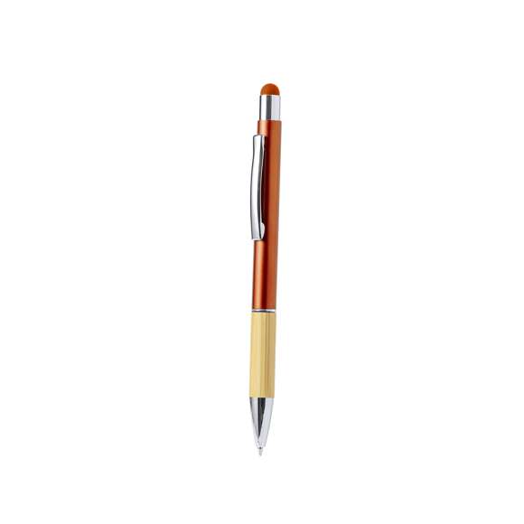 Elegante bolígrafo puntero de bambú y aluminio con mecanismo giratorio. Cuerpo en resistente aluminio de acabado brillante y empuñadura en bambú, con la caña en una amplia gama de distintivos colores y puntero en la parte superor a juego. Clip metálico y en tinta azul. Presentado en bolsa individual reciclada.Materiales como el bambú fomentan la utilización de materias primas naturales, reduciendo las emisiones contaminantes. Proviene de una planta de gran resistencia y versatilidad, con crecimiento y regeneración rápidos, siendo una excelente alternativa al uso de madera tradicional.