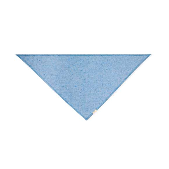 Pañoleta tamaño extra de diseño tirangular fabricada en algodón reciclado. Confeccionada en vivos y variados colores, con etiqueta distintiva. Pespuntes de refuerzo en los laterales.