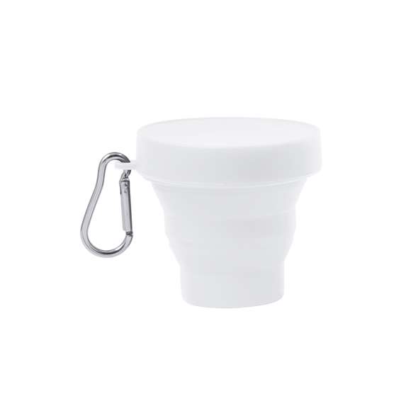 Vaso plegable de 160 ml de capacidad. Fabricado en silicona de alta calidad con tapón a juego. Con cuerpo flexible de acabado mate, este vaso puede ser plegado para un cómodo y sencillo almacenamiento. Incluye mosquetón metálico para fácil transporte. Libre de BPA. Disponible en variada gama de colores. Presentado en caja diseño kraft.