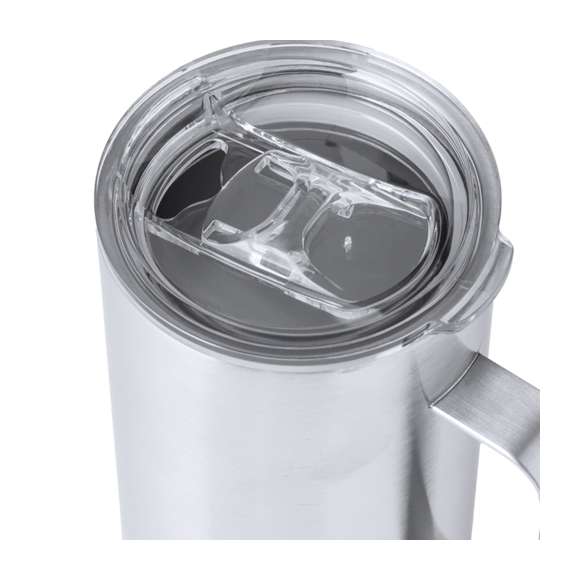 Taza térmica fabricada en acero inox reciclado de doble pared y 450 ml de capacidad. Con dosificador abrefácil en tapa, libre de BPA, y base en corcho natural. Con logotipo Acero Inox Reciclado. Es ideal para tener en tu escritorio, mesa o en cualquier superficie donde disfrutar tranquilamente de tu bebida favorita. El acero es uno de los materiales más demandados y que puede encontrarse casi en todas partes, desde productos de uso diario a grandes construcciones. Con innumerables propiedades, entre las que cabe destacar la durabilidad y su alto grado de reutilización, convirtiéndolo en una alternativa muy valorada en soluciones de sostenibilidad. Debidamente tratado, permite obtener nuevos recursos de infinita utilización.
