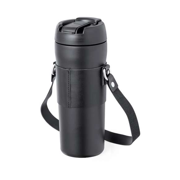 Elegante bidón térmico de 700 ml de capacidad, fabricado en acero inox de doble pared. Original tapón a rosca con dosificador en la tapa y boquilla para pajita, incluida. Con asa de transporte y agarrador a juego en polipiel. Presentado en caja individual de diseño kraft.