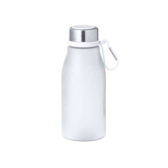 Bidón en RPET de 370 ml de capacidad. Tapón de seguridad de rosca en acero inox y práctico mosquetón metálico con color a juego del bidón. Disponible en variada gama de colores solidos en acabado mate. Libre de BPA y presentado en atractiva caja de diseño kraft. El material RPET se elabora a partir de plástico reciclado, para así fomentar la reutilización de residuos plásticos y ayudar a la sostenibilidad del planeta.