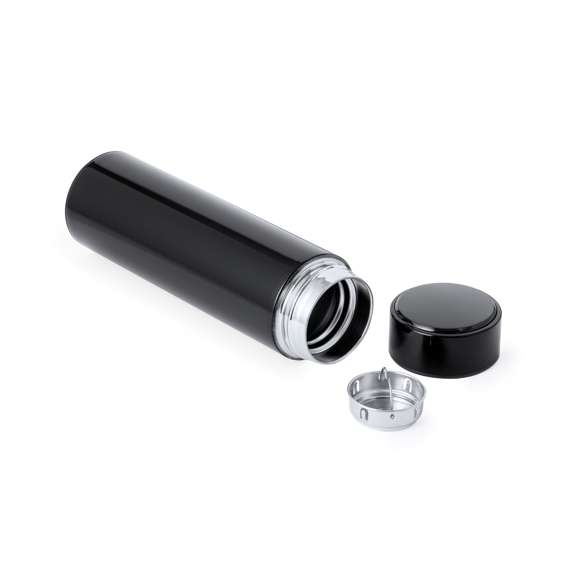 Termo en alta calidad de doble pared y 450 ml de capacidad, con medidor de temperatura táctil integrado en tapón. Fabricado en acero inox, que ofrece una resistencia y durabilidad excepcionales. Tapón en acero inox con infusor integrado y libre de BPA. Alimentación a pilas (de botón incluida), con manual de instrucciones en español e inglés. Disponible en variada gama de colores y presentado en atractiva caja de diseño kraft.