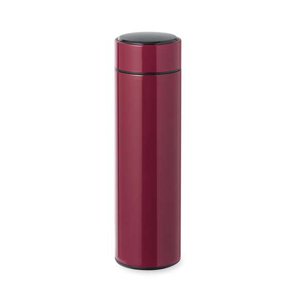 Termo en alta calidad de doble pared y 450 ml de capacidad, con medidor de temperatura táctil integrado en tapón. Fabricado en acero inox, que ofrece una resistencia y durabilidad excepcionales. Tapón en acero inox con infusor integrado y libre de BPA. Alimentación a pilas (de botón incluida), con manual de instrucciones en español e inglés. Disponible en variada gama de colores y presentado en atractiva caja de diseño kraft.