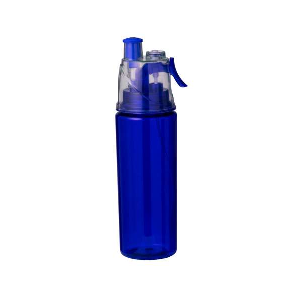 Bidón de 600 ml de capacidad, con vaporizador en el tapón para refrescarse. De acabado transparente, incluye dosificador y tapón a rosca para un óptimo sellado. Disponible en variados colores y presentado individualmente en caja de diseño kraft.