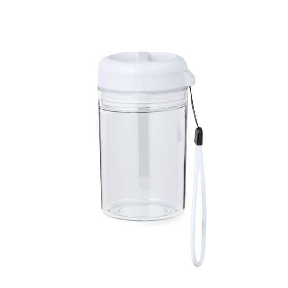 Práctico bidón con ventilador, fabricado en Tritan y de 350 ml de capacidad. Libre de BPA, con tapadera hermética de rosca que incluye un ventilador regulable en 3 niveles de intensidad y posición. Con batería de 1200 mAh y una tapadera extra para poder usar por separado. Incluye cordón para transportarlo fácilmente y viene presentado individualmente en caja kraft.