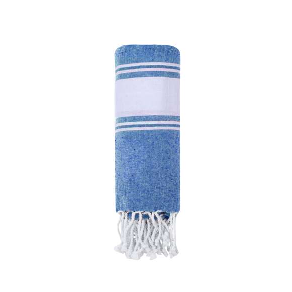 Suave pareo toalla en 100% algodón reciclado de 180g/m2. Disponible en variada gama de colores en tono bicolor. Logotipo en etiqueta lateral. Presentado individualmente en bolsa.