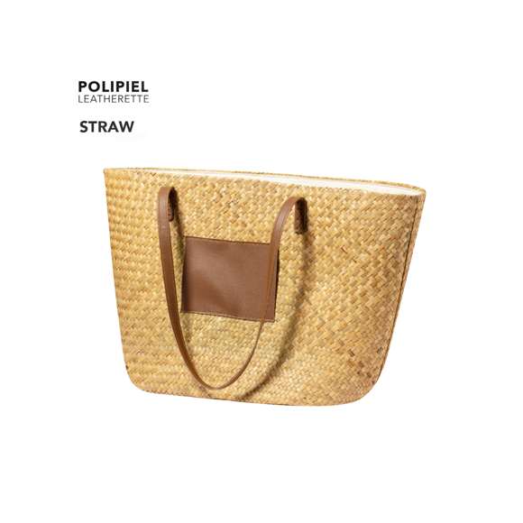 Bolsa de paja en forma rectangular y de desenfadado diseño.Gran capacidad y con originales asas largas en polipiel. Con amplio parche exterior en polipiel, especialmente diseñado para personalización en láser y a juego con las asas.