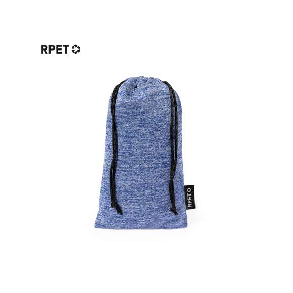 Funda para gafas en suave microfibra RPET y amplia gama de divertidos colores, con cordones autocierre. Con logotipo en etiqueta. El material RPET se elabora a partir de plástico reciclado, para así fomentar la reutilización de residuos plásticos y ayudar a la sostenibilidad del planeta.