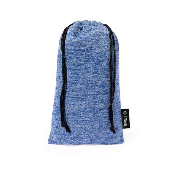 Funda para gafas en suave microfibra RPET y amplia gama de divertidos colores, con cordones autocierre. Con logotipo en etiqueta. El material RPET se elabora a partir de plástico reciclado, para así fomentar la reutilización de residuos plásticos y ayudar a la sostenibilidad del planeta.