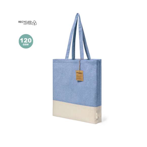Bolsa en material 100% algodón reciclado de 120 g/m2. Asas largas de 70cm con refuerzo, de acabado cosido y fuelle. Logotipo en etiqueta lateral y resistencia hasta 8 kg de peso. Disponible en variada gama de colores nature con base de color natural.