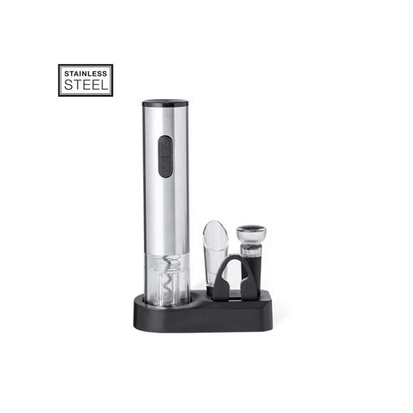 Práctico set de vinos con 4 accesorios. Contiene un sacacorchos eléctrico alimentado por 4 pilas AAA (no incluidas), decantador, tapón para botellas y cortacápsulas, con mecanismo a presión. Incluye, una elegante base negra para tener los accesorios ordenados. Presentado en caja de diseño kraft.